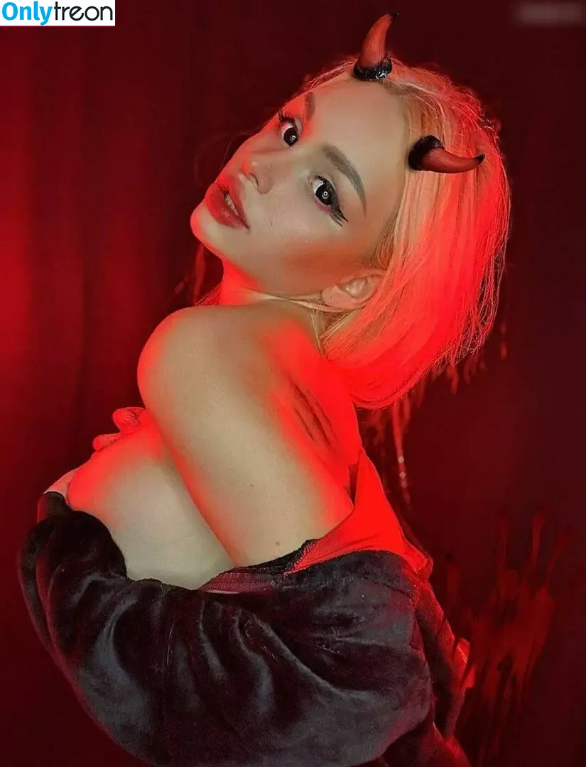 Arina Slugina nude photo #0023 (_arina_sl / queenarina)