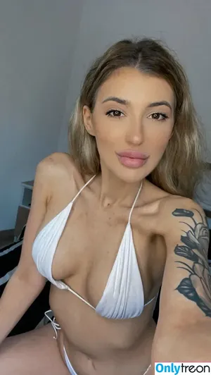 ariyakay nude photo #0003