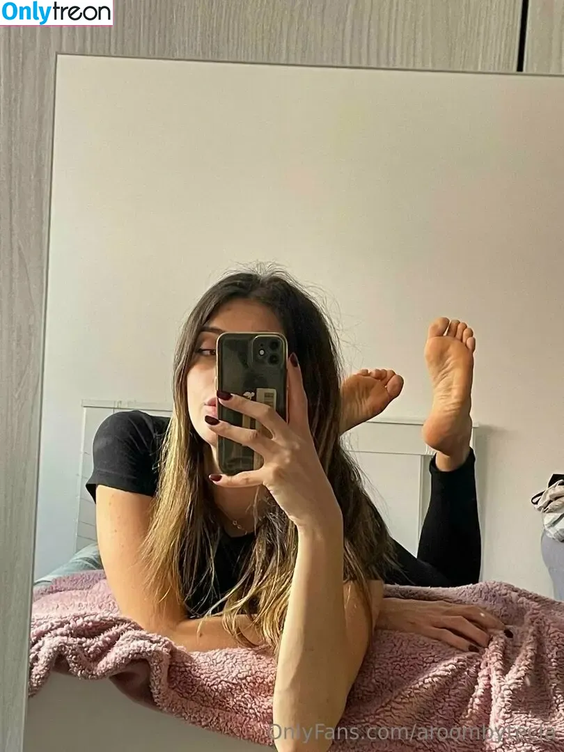 aroombytecla nude photo #0057 (aroomby_tecla)