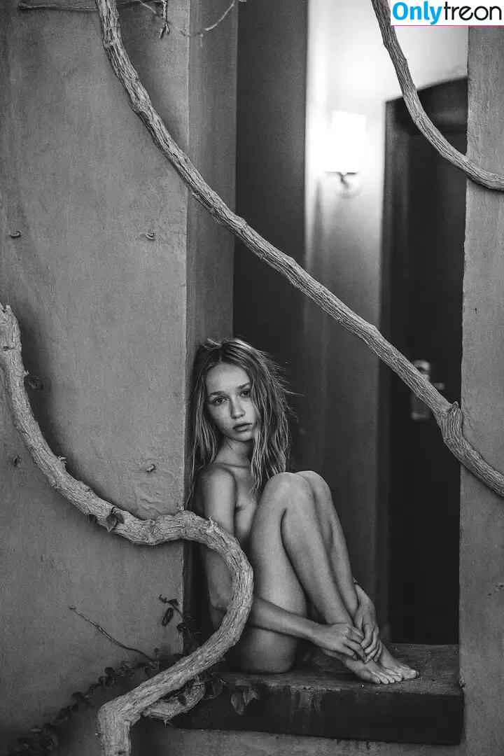 Artobjectt nude photo #0032 (Artobjectt)