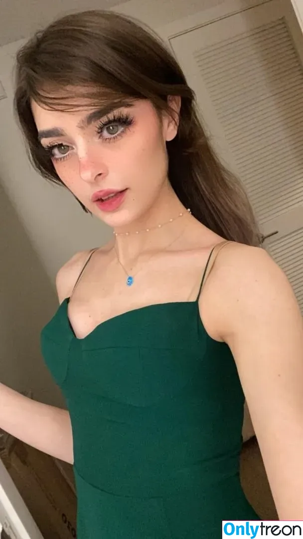 Aruuu nude photo #0019 ( / DeputyARUUU / malachitexd)