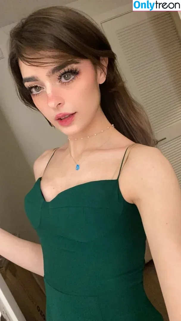 Aruuu nude photo #0020 ( / DeputyARUUU / malachitexd)