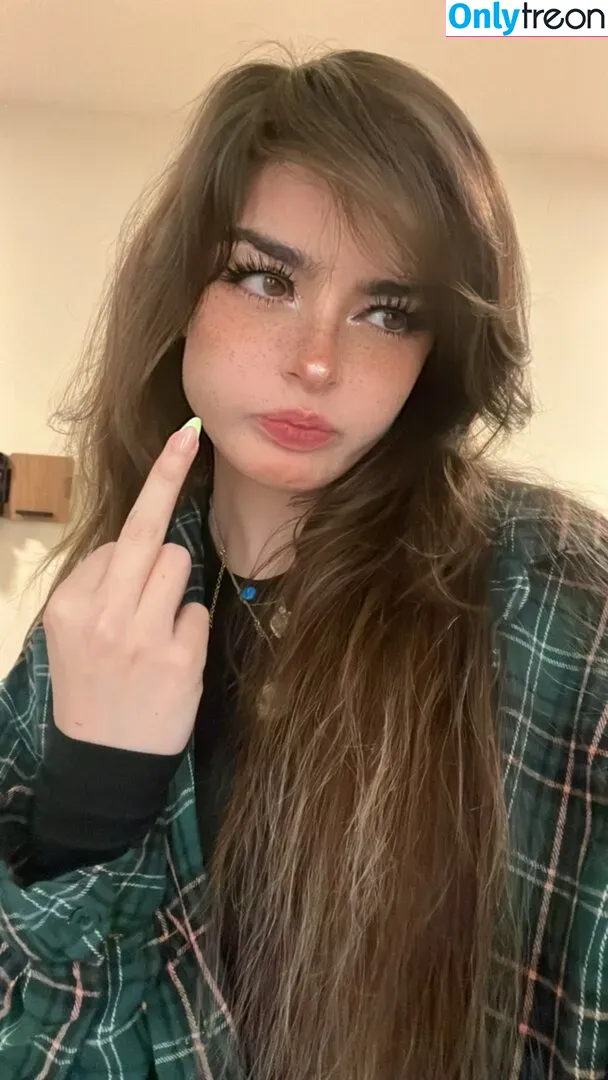 Aruuu nude photo #0077 ( / DeputyARUUU / malachitexd)