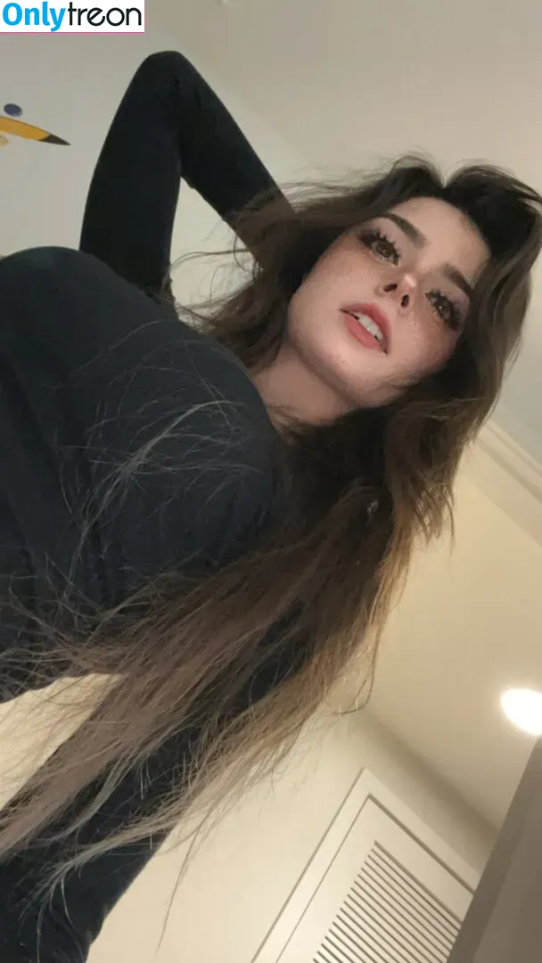 Aruuu nude photo #0088 ( / DeputyARUUU / malachitexd)