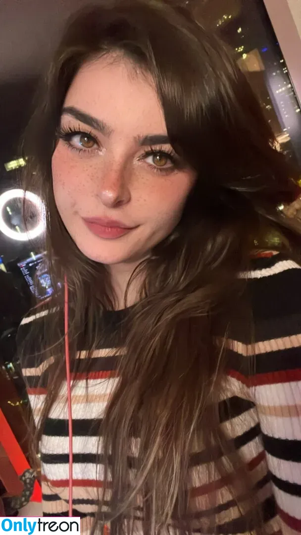 Aruuu nude photo #0100 ( / DeputyARUUU / malachitexd)