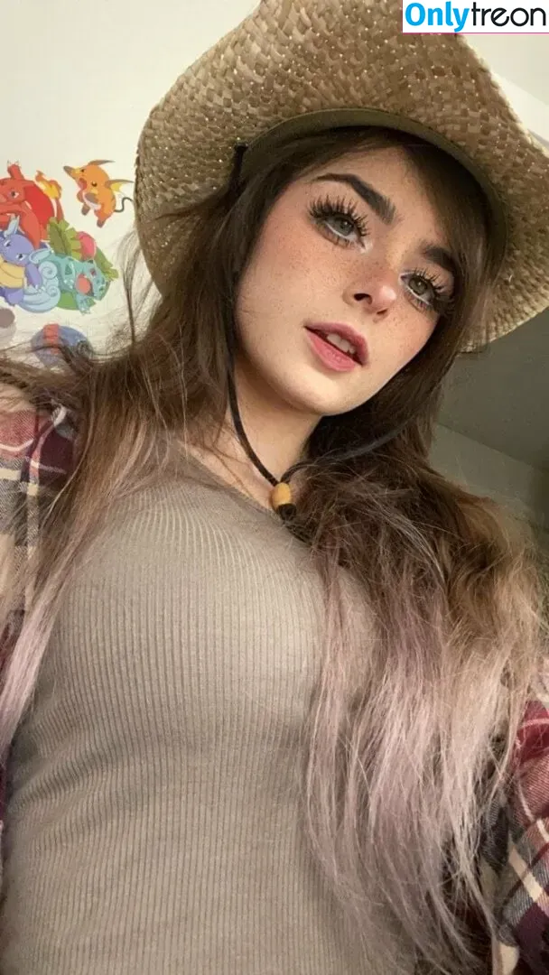 Aruuu nude photo #0101 ( / DeputyARUUU / malachitexd)