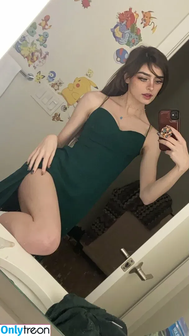 Aruuu nude photo #0108 ( / DeputyARUUU / malachitexd)