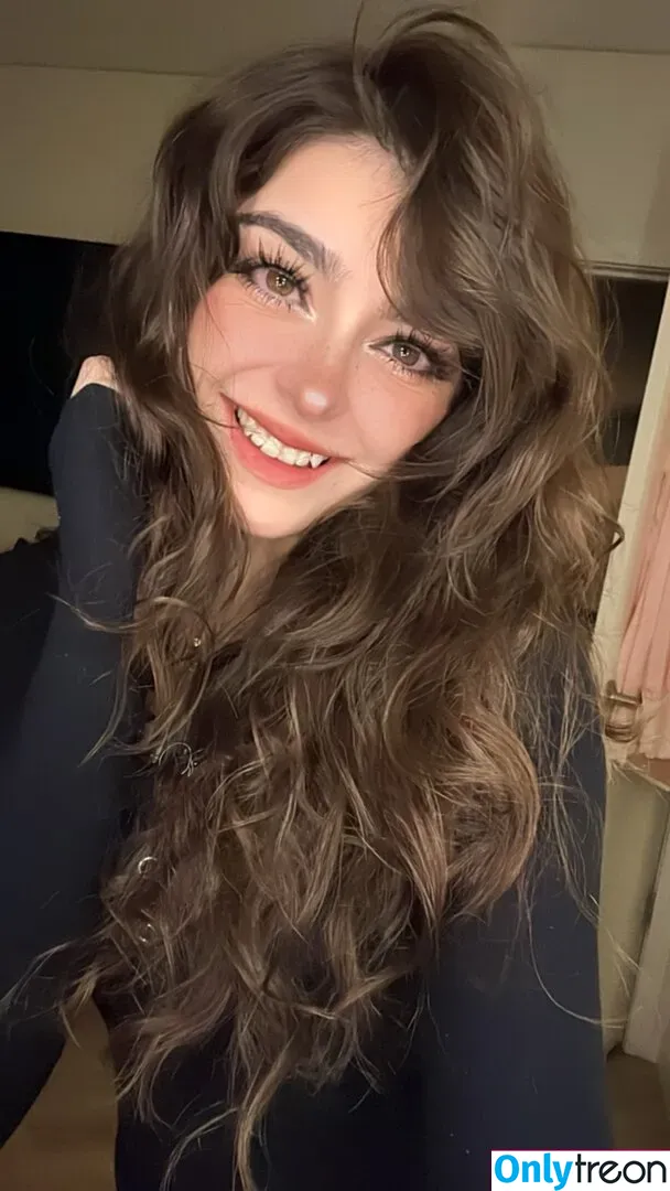 Aruuu nude photo #0157 ( / DeputyARUUU / malachitexd)