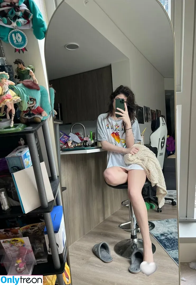 Aruuu nude photo #0164 ( / DeputyARUUU / malachitexd)