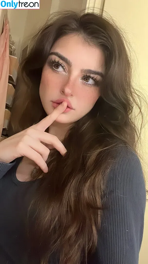 Aruuu nude photo #0177 ( / DeputyARUUU / malachitexd)
