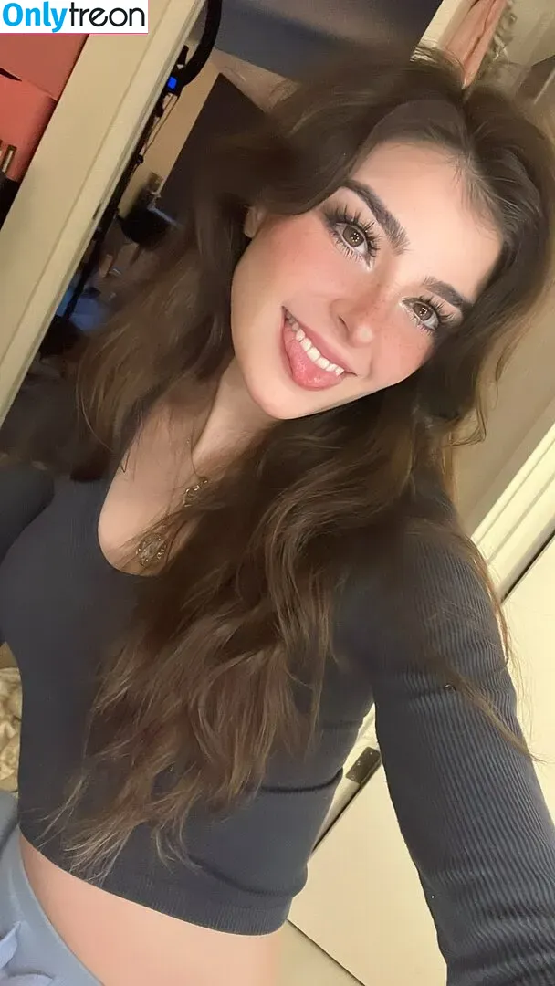 Aruuu nude photo #0178 ( / DeputyARUUU / malachitexd)