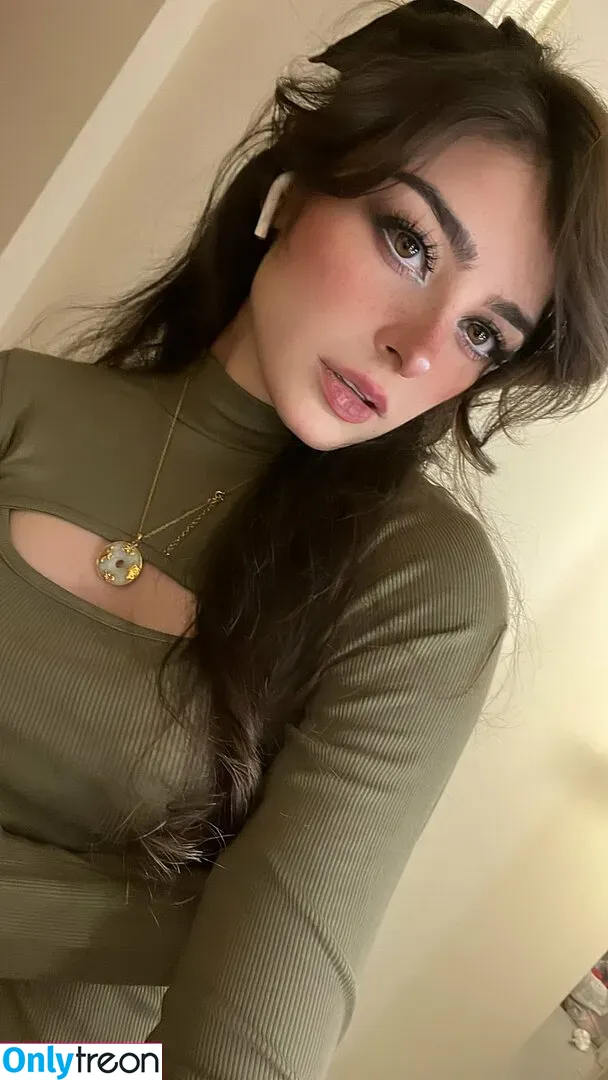 Aruuu nude photo #0179 ( / DeputyARUUU / malachitexd)