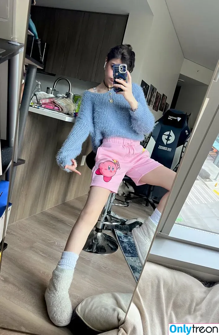Aruuu nude photo #0181 ( / DeputyARUUU / malachitexd)