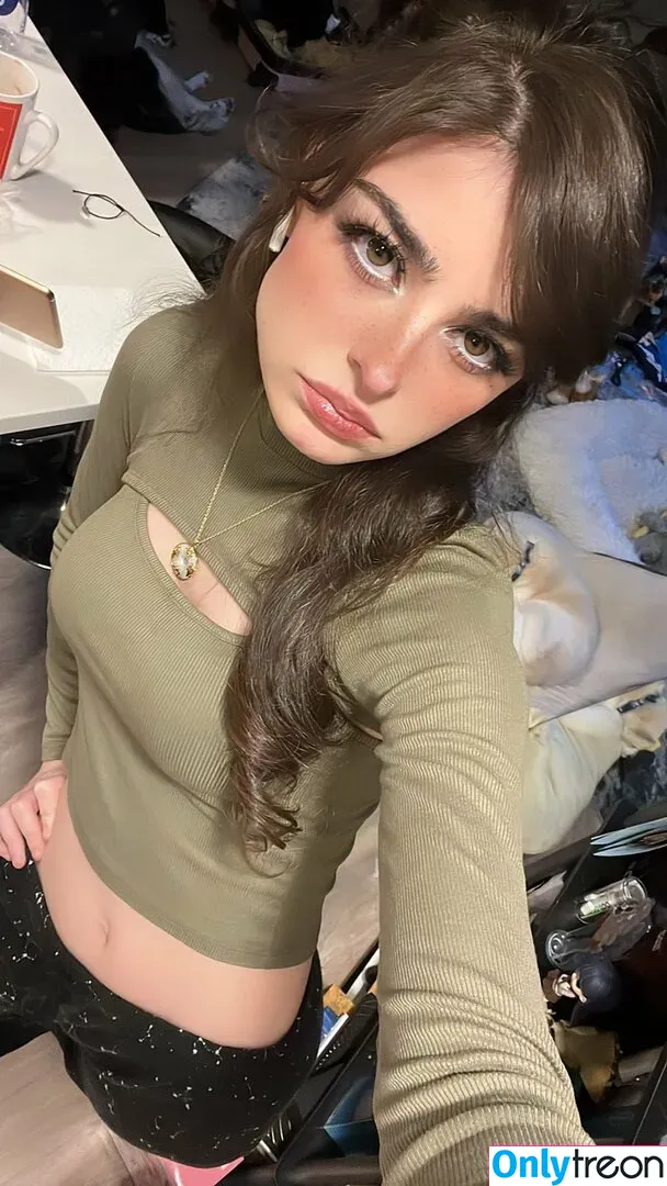 Aruuu nude photo #0187 ( / DeputyARUUU / malachitexd)