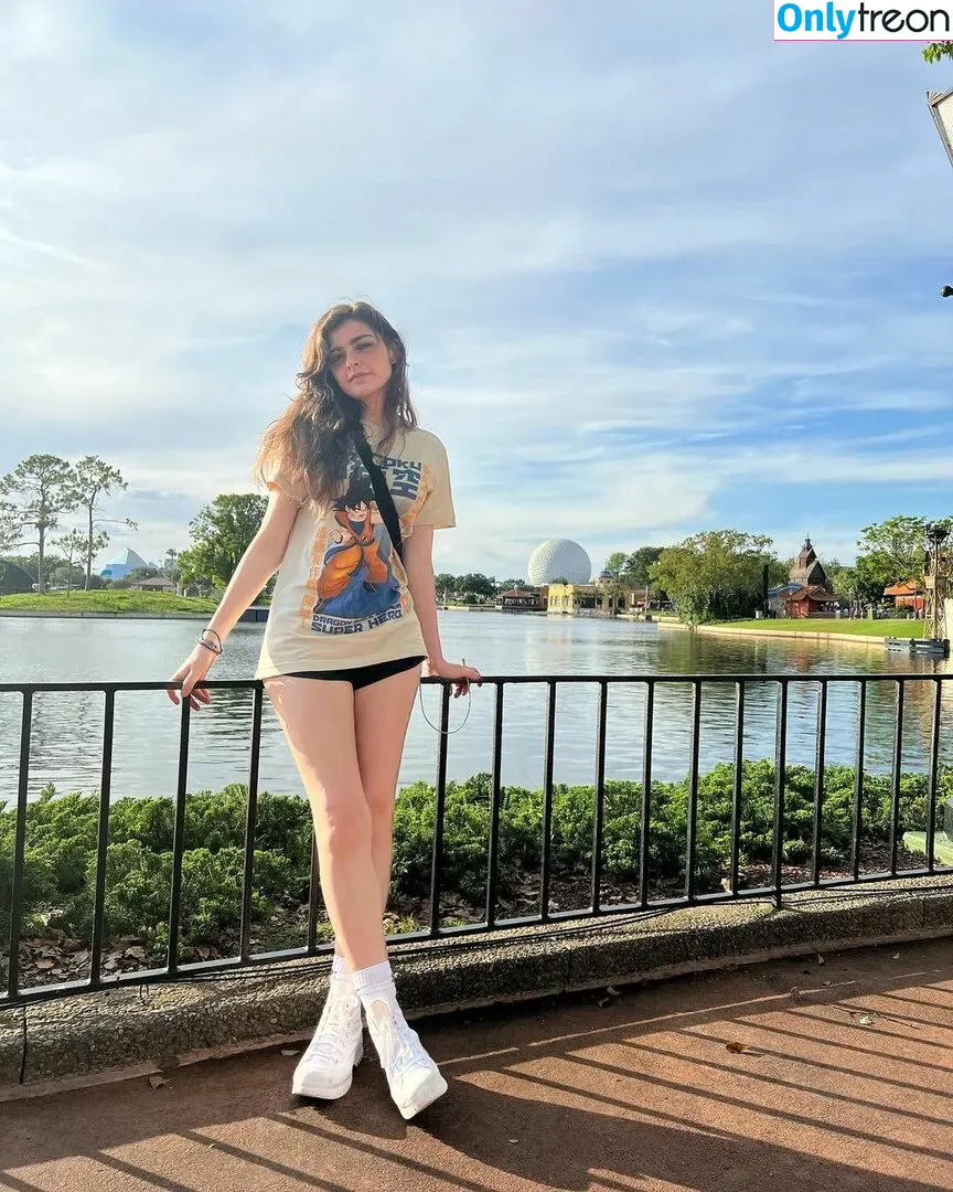 Aruuu nude photo #0224 ( / DeputyARUUU / malachitexd)