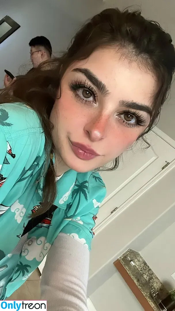 Aruuu nude photo #0232 ( / DeputyARUUU / malachitexd)