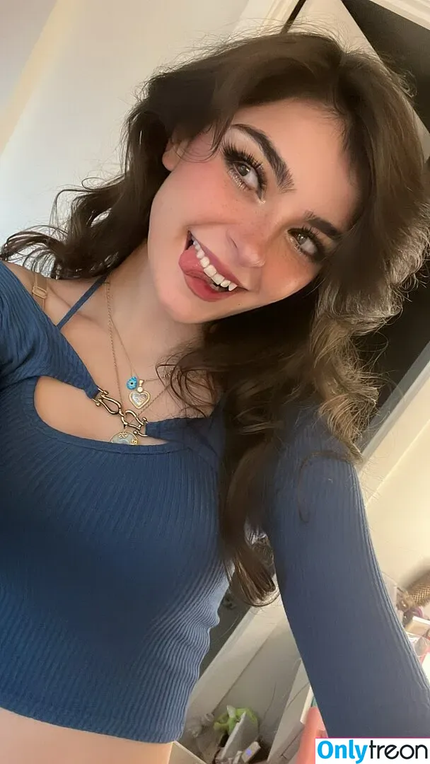 Aruuu nude photo #0249 ( / DeputyARUUU / malachitexd)