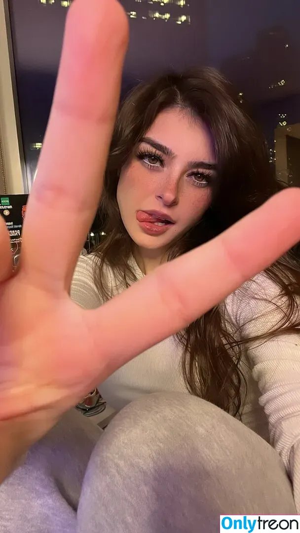Aruuu nude photo #0254 ( / DeputyARUUU / malachitexd)