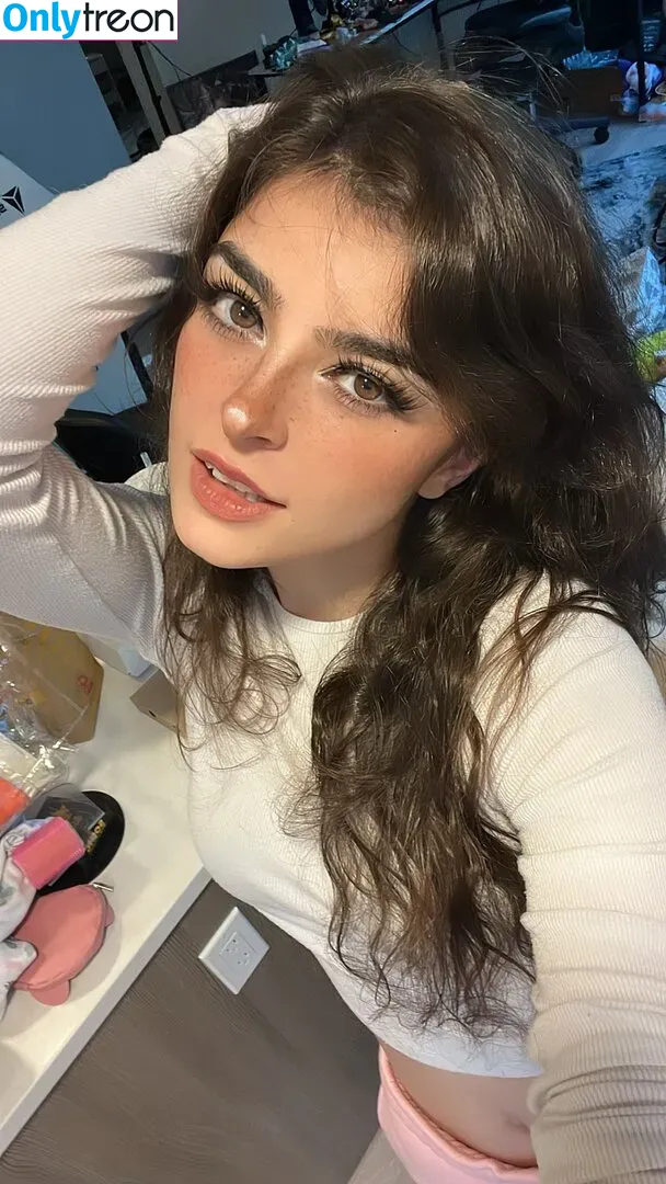 Aruuu nude photo #0262 ( / DeputyARUUU / malachitexd)