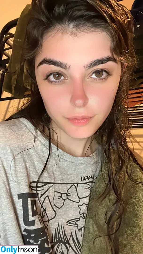 Aruuu nude photo #0281 ( / DeputyARUUU / malachitexd)