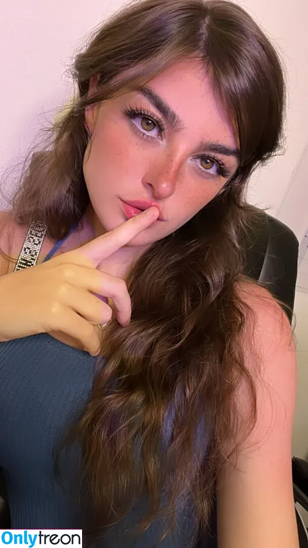 Aruuu nude photo #0286 ( / DeputyARUUU / malachitexd)