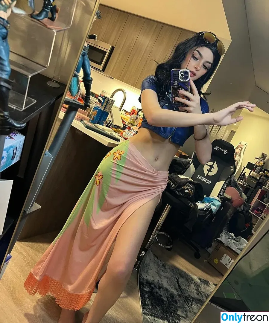 Aruuu nude photo #0294 ( / DeputyARUUU / malachitexd)