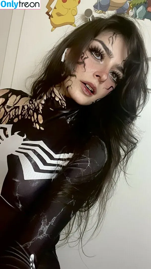Aruuu nude photo #0368 ( / DeputyARUUU / malachitexd)