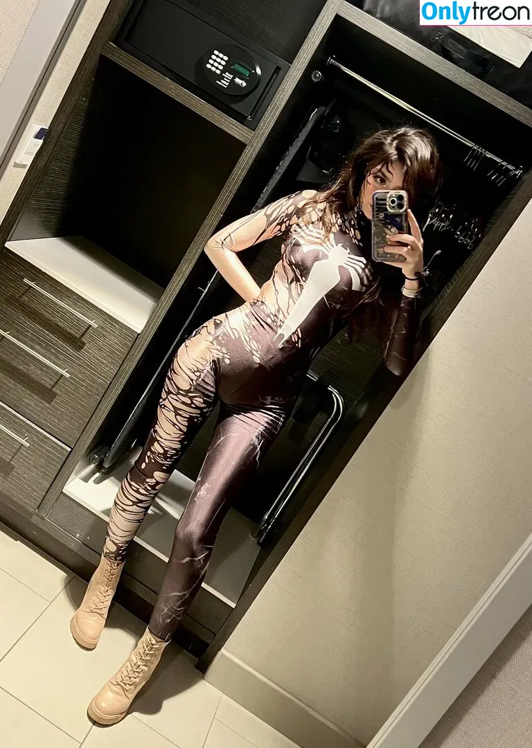 Aruuu nude photo #0370 ( / DeputyARUUU / malachitexd)