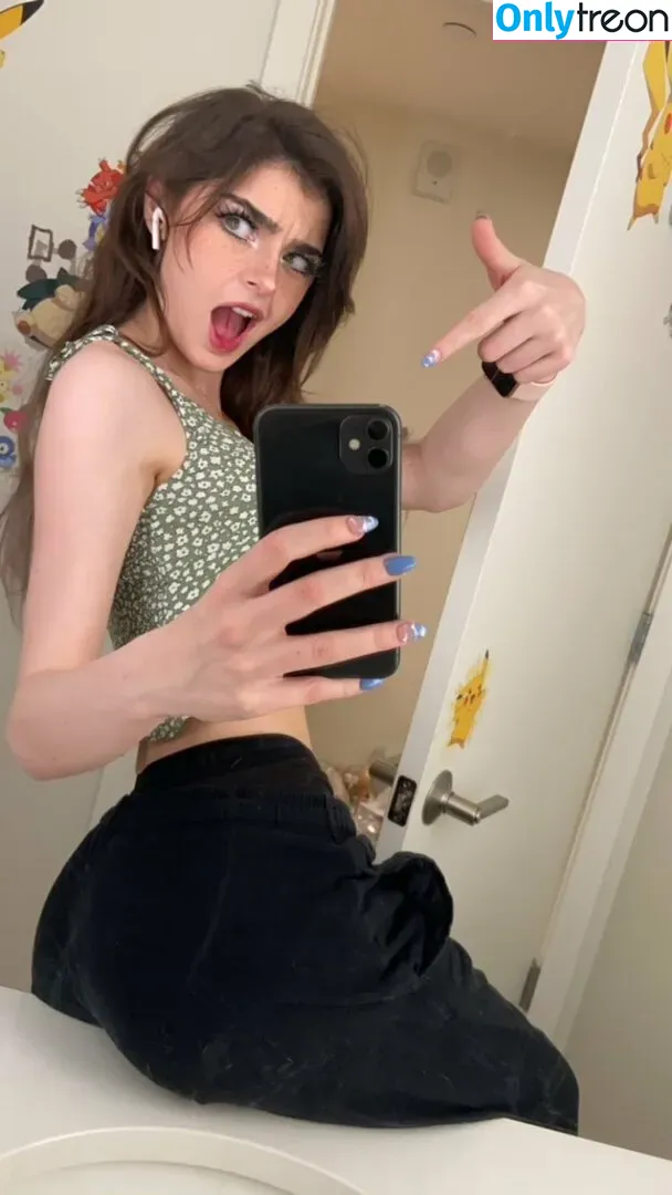 Aruuu nude photo #0422 ( / DeputyARUUU / malachitexd)