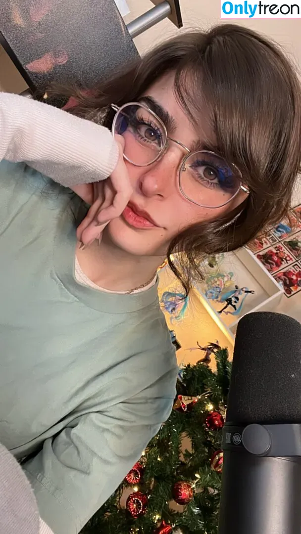 Aruuu nude photo #0424 ( / DeputyARUUU / malachitexd)