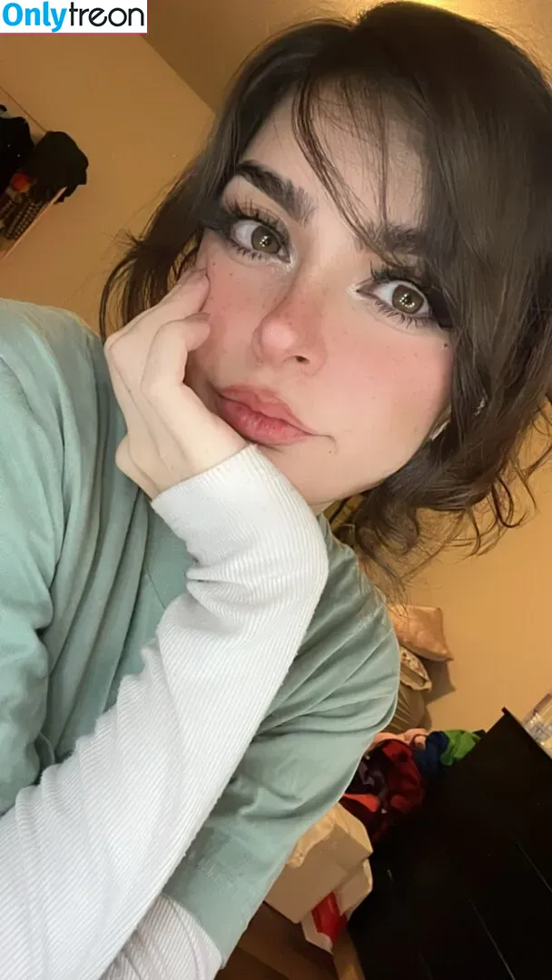 Aruuu nude photo #0429 ( / DeputyARUUU / malachitexd)