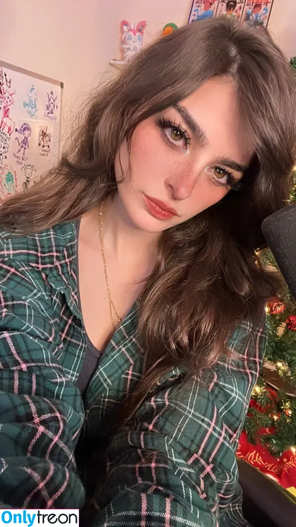 Aruuu nude photo #0435 ( / DeputyARUUU / malachitexd)