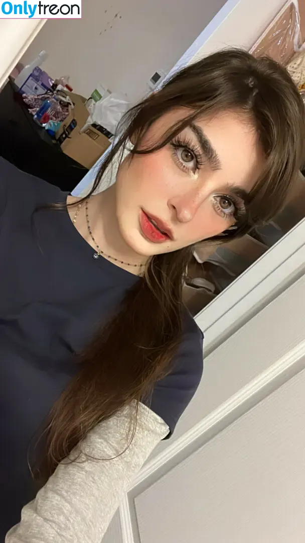 Aruuu nude photo #0578 ( / DeputyARUUU / malachitexd)