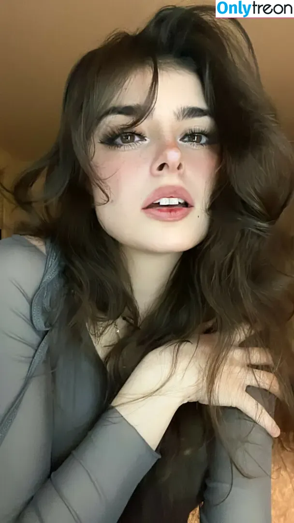 Aruuu nude photo #0586 ( / DeputyARUUU / malachitexd)
