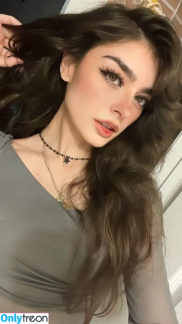 Aruuu nude photo #0588 ( / DeputyARUUU / malachitexd)