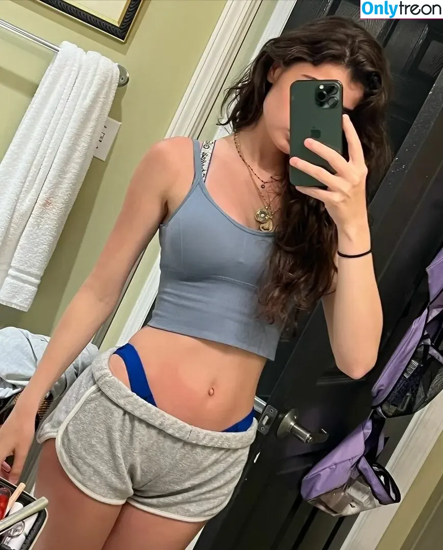 Aruuu nude photo #0625 ( / DeputyARUUU / malachitexd)