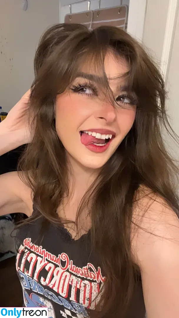 Aruuu nude photo #0663 ( / DeputyARUUU / malachitexd)