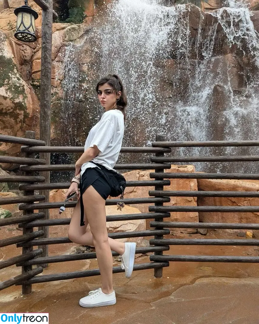 Aruuu nude photo #0766 ( / DeputyARUUU / malachitexd)