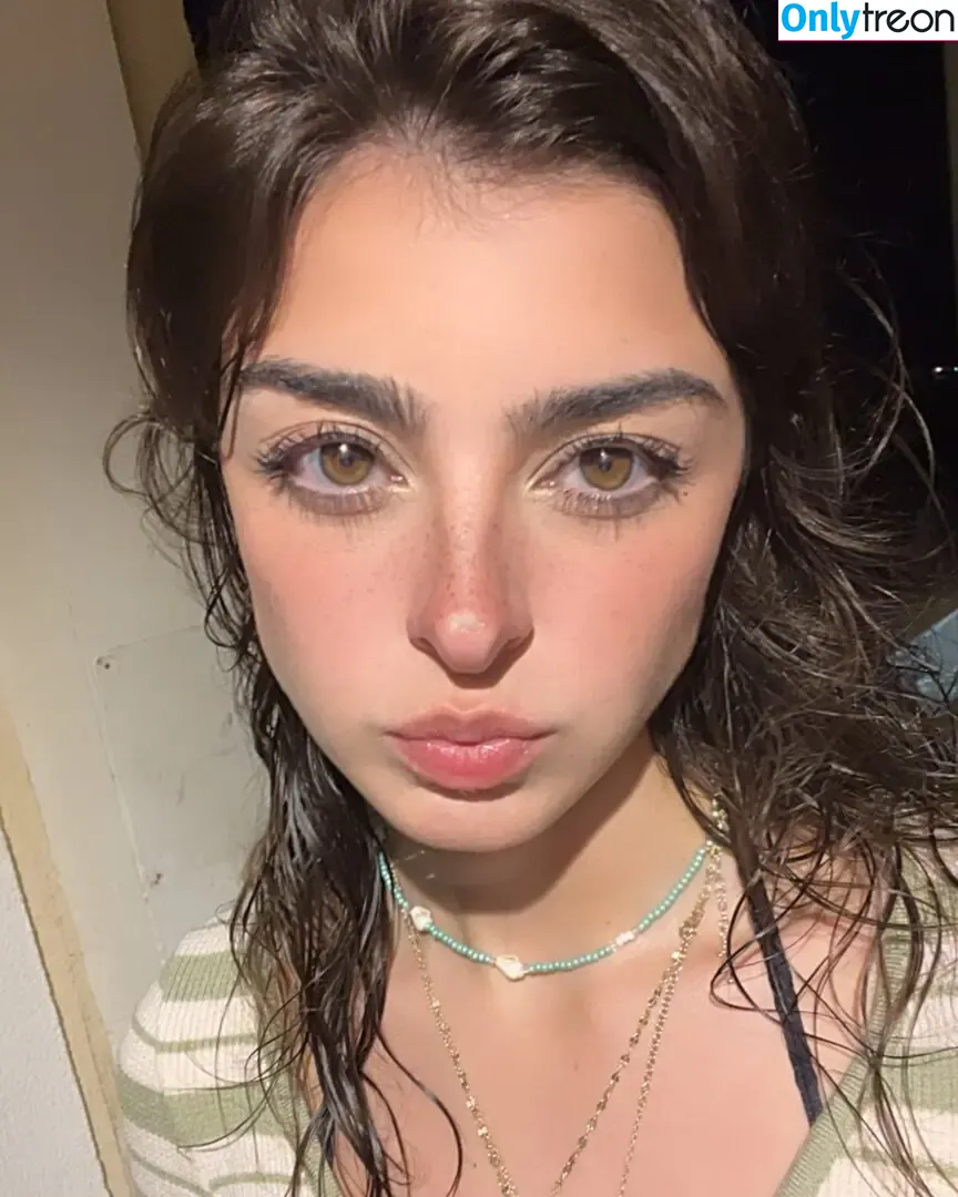 Aruuu nude photo #0868 ( / DeputyARUUU / malachitexd)