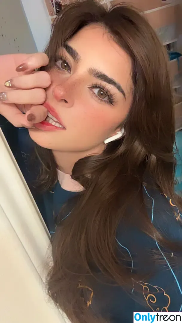 Aruuu nude photo #0887 ( / DeputyARUUU / malachitexd)