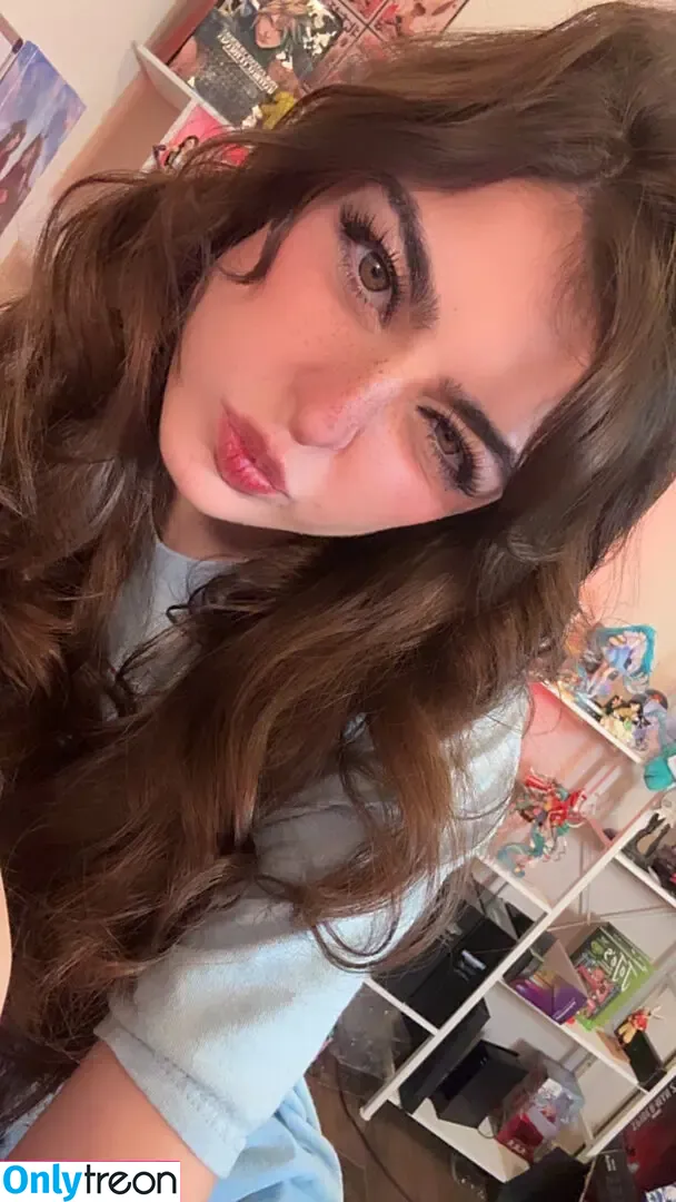 Aruuu nude photo #0980 ( / DeputyARUUU / malachitexd)