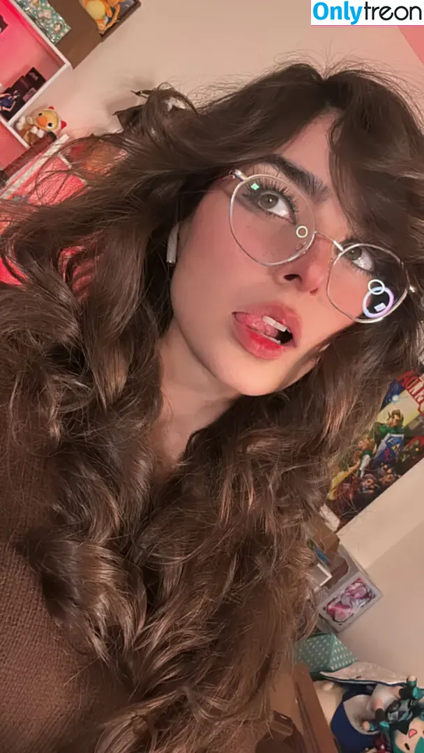 Aruuu nude photo #1033 ( / DeputyARUUU / malachitexd)