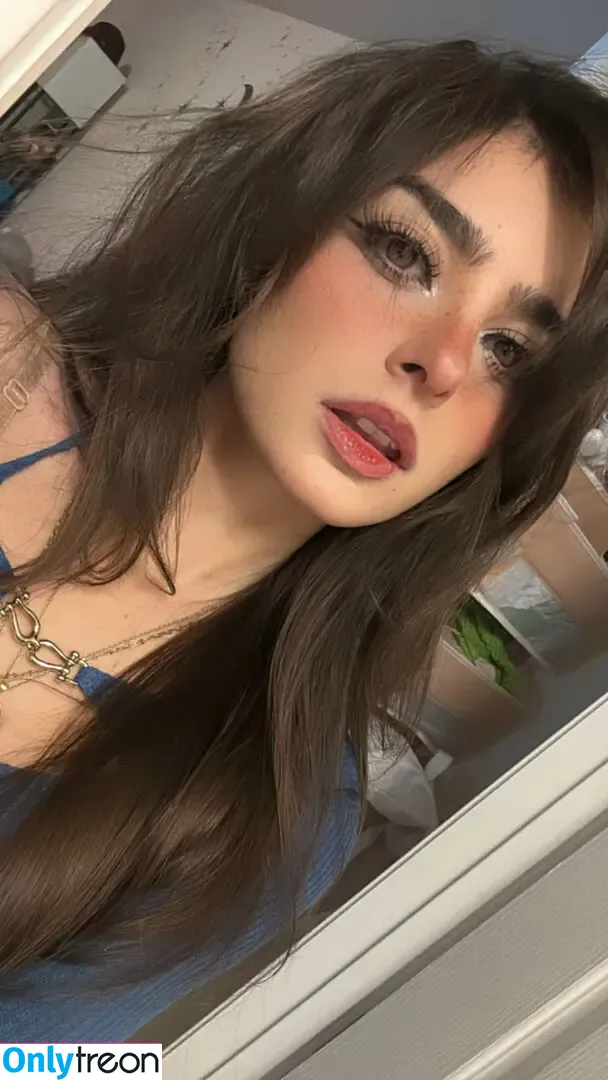 Aruuu nude photo #1143 ( / DeputyARUUU / malachitexd)