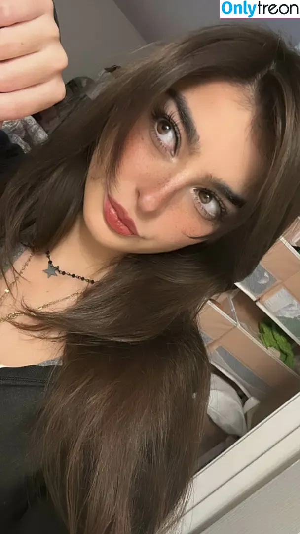 Aruuu nude photo #1146 ( / DeputyARUUU / malachitexd)