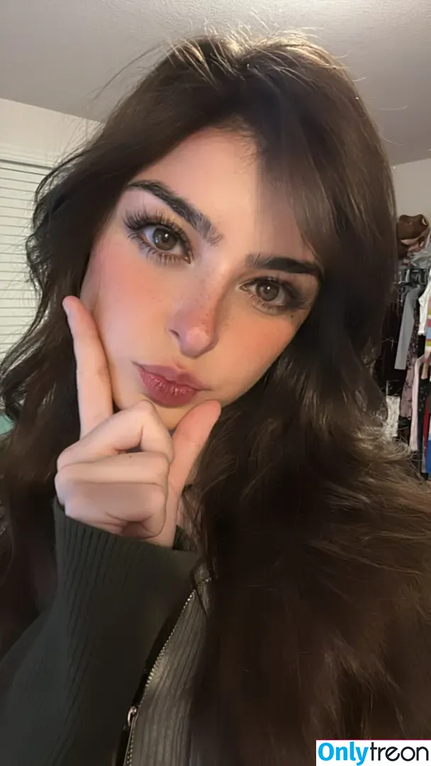 Aruuu nude photo #1236 ( / DeputyARUUU / malachitexd)