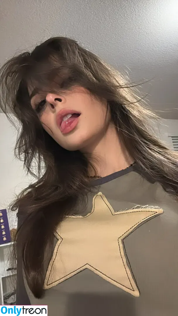 Aruuu nude photo #1242 ( / DeputyARUUU / malachitexd)