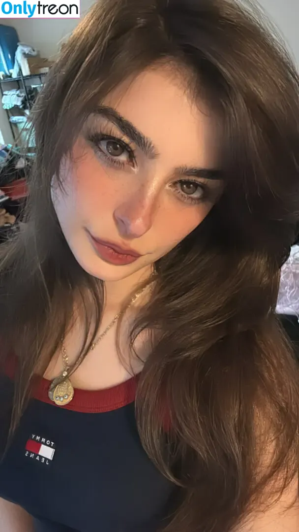 Aruuu nude photo #1255 ( / DeputyARUUU / malachitexd)