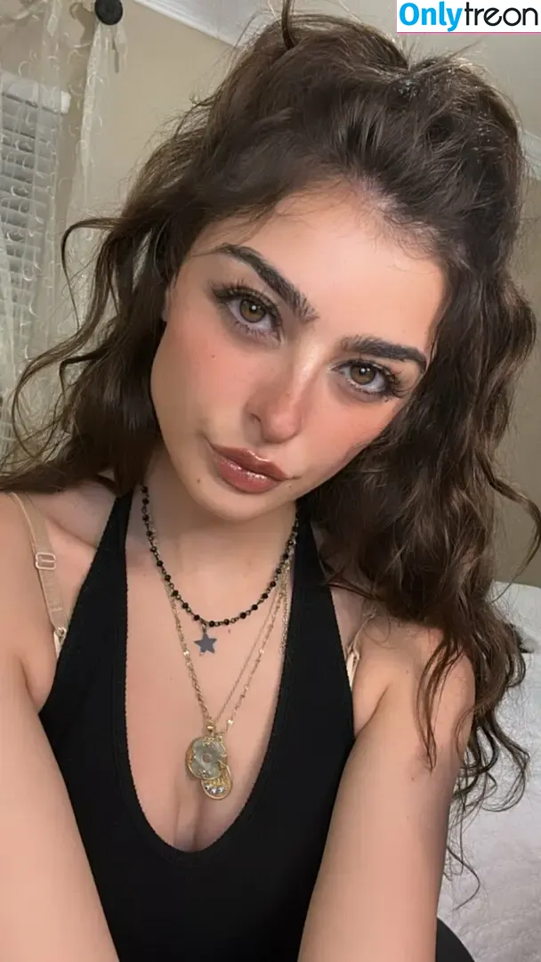 Aruuu nude photo #1258 ( / DeputyARUUU / malachitexd)