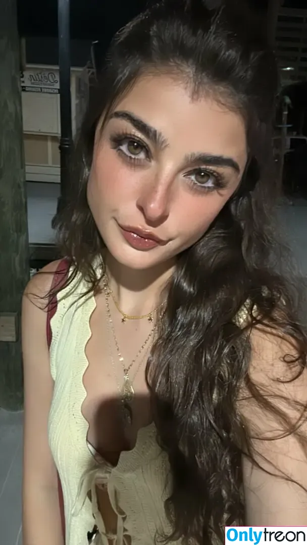 Aruuu nude photo #1267 ( / DeputyARUUU / malachitexd)
