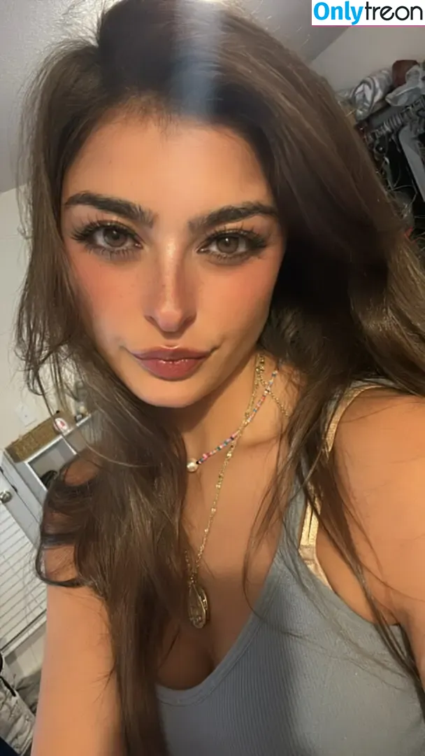 Aruuu nude photo #1279 ( / DeputyARUUU / malachitexd)